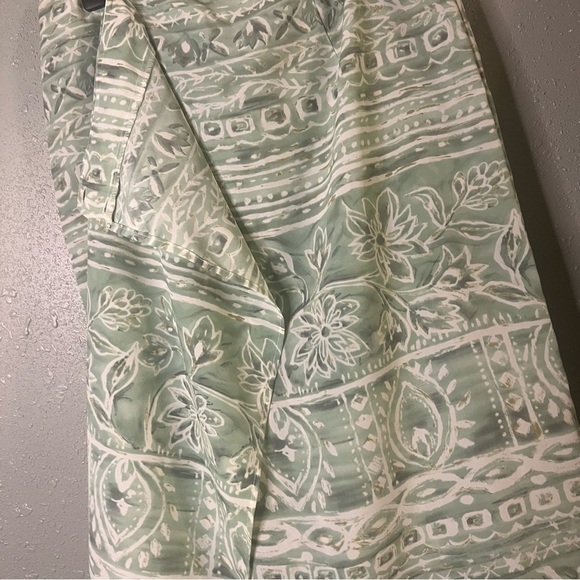 Vintage 90s Express Marque Deposse Womans Lg Wrap around skirt green and white - Picture 3 of 9